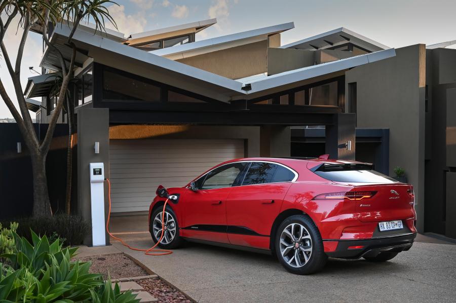  Jaguar I-Pace EV400 AWD HSE 2019 года  (ZA) (фото 41 из 47)